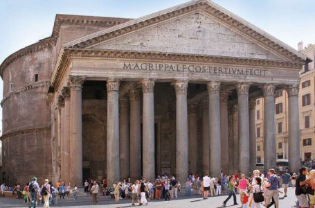 Tragedija u Rimu: Turist pao sa zidina Panteona i poginuo