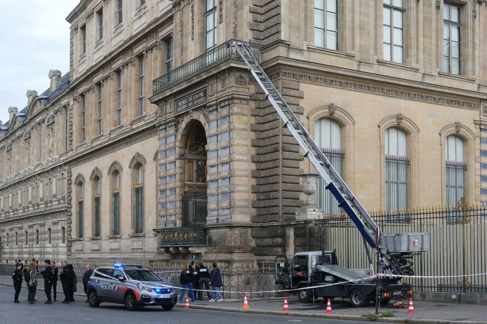 Otkriveno iz kojeg mjesta su razbojnici koji su opljačkali Louvre: Od ranije su poznati policiji