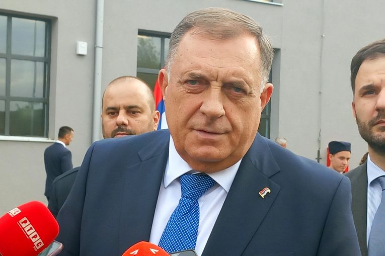 Novi skandal: Dodik povezao protestante i Hitlera u istom dahu!