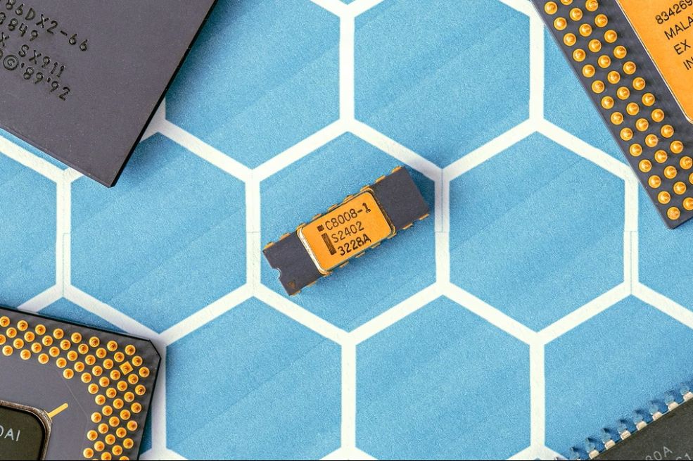 Šveđani masovno ugrađuju mikročipove u ruke: Kako rade, zašto su popularni i koje su posljedice