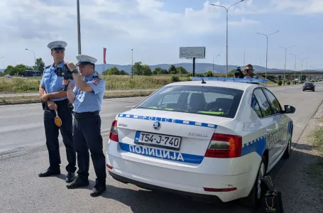 Teslić: Pijan, nevezan, bez vozačke ponudio policajcima 60 KM mita