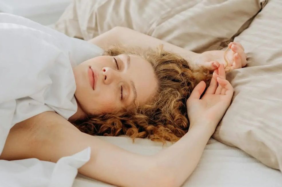 Ako zaspite za manje od 10 minuta, vaše tijelo šalje važan signal — evo šta znači