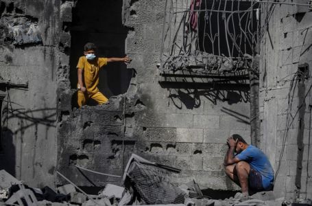 Izrael jučer rekao da je predan primirju. Danas bombardirao istok Gaze