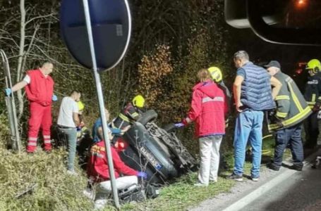 Jeziva nesreća na sjeveru države: Ima poginulih, sudarili se autobus i automobil