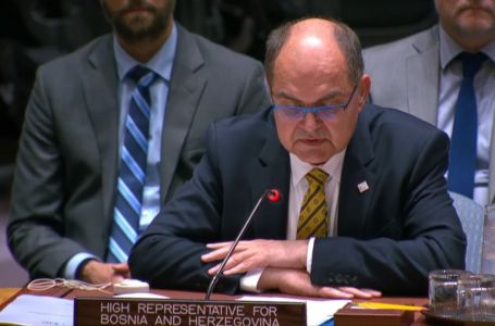 Amerikanci tražili od Schmidta da podnese ostavku: Evo šta im je on odgovorio