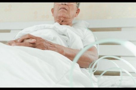 Ako ste stariji od 60 ovo nikako ne radite dok ste prehlađeni: Ljekari šalju hitno upozorenje