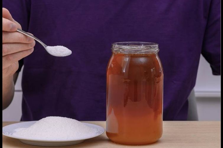 Da li i vi stavljate kašiku meda u čaj? Nutricionista otkriva da li je to dobra zamjena za šećer
