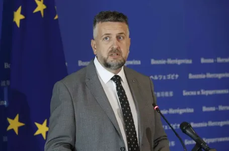 Vuković: Možda je došlo vrijeme da se blokade Doma naroda riješe demonstracijama