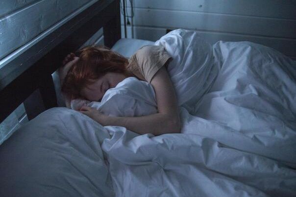 Loš san ubrzava starenje mozga – evo šta nauka kaže!