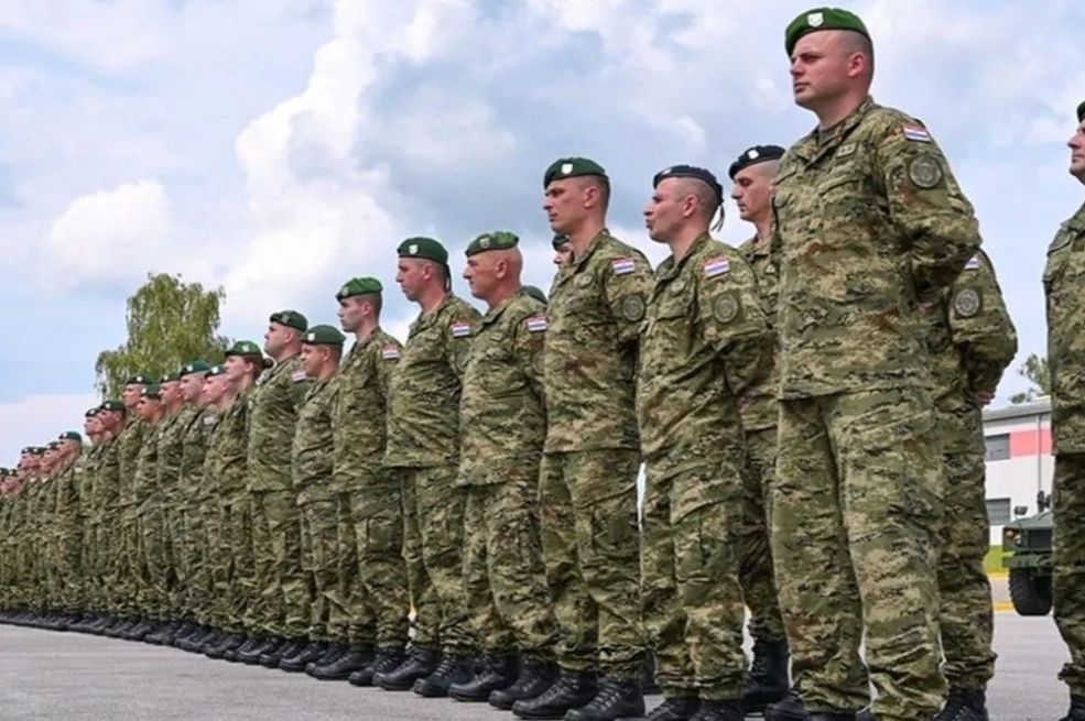 Hrvatska ipak neće pozivati građane BiH s dvojnim državljanstvom da odsluže vojni rok