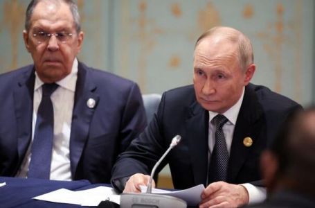 Kremlj tvrdi da Lavrov nije u nemilosti Putina