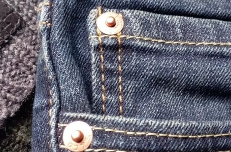 Znate li čemu služe ovi metalni dugmići na farmerkama? Nikad nećete pogoditi