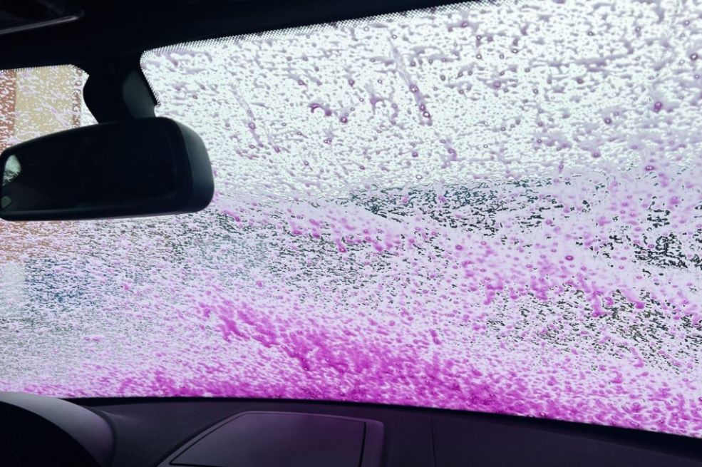 Evo zašto se savjetuje vozačima da u novembru stave pjenu za brijanje na šoferšajbnu