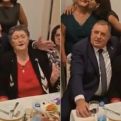Objavio zanimljiv video: Milorad Dodik zapjevao s majkom na veselju