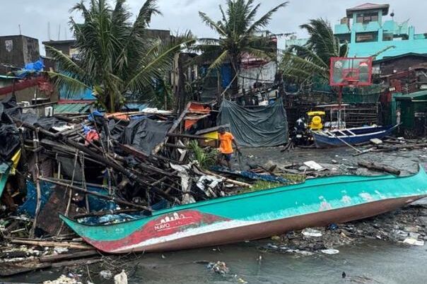 Pet mrtvih i 1,4 miliona raseljenih nakon udara tajfuna Fung-wong!