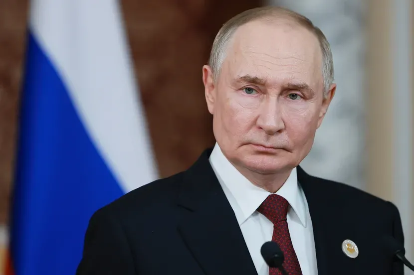 Novi video Vladimira Putina podstakao lavinu komentara: "Pogledajte mu ruku, nešto nije u redu"