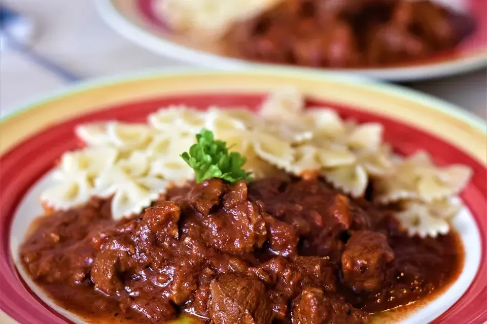 U gulaš uvijek dodajte 1 tajni sastojak – meso se topi samo, a ukus safta je vrhunski