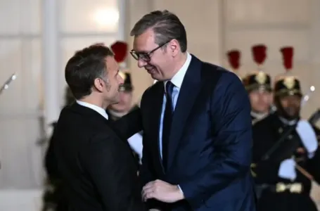 Vučić sa Macronom o nuklearnoj energiji: Može nas spasiti u budućnosti