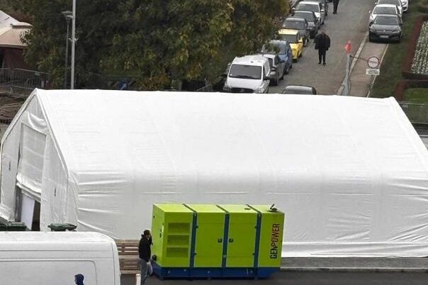 Ćacilend dobio toplanu: "Za Vučićev performans 3.500 eura dnevno"