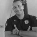 Ovo je policajac koji je sinoć poginuo u nesreći, porodica i prijatelji neutješni