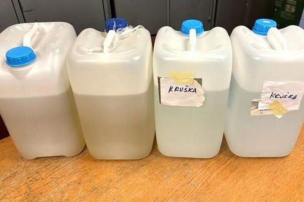 Vozaču iz Hrvatske prijeti zatvor zbog 40 litara rakije