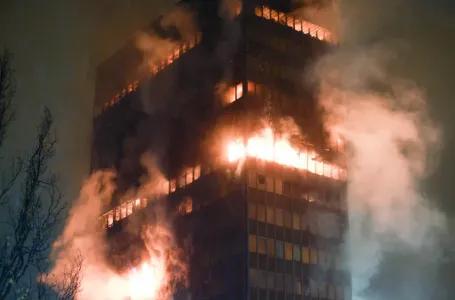 Vatra cijelu noć gutala Vjesnikov neboder u Zagrebu, prizori su strašni: "Šteta je totalna!"