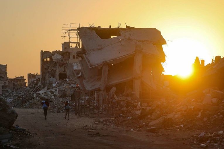 Izraelski napadi pogodili više lokacija u Gazi: Među ubijenima i devetero djece