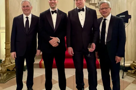 Elon Musk došao u Bijelu kuću, ali svi su gledali u njegove noge: "Ma kakve su to cipele?" (FOTO)