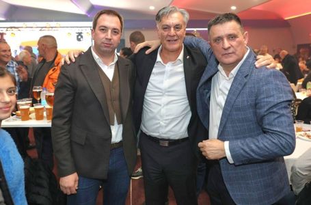 Vlado Đajić nakon ispitivanja u policiji u zagrljaju ministara: Svečano dočekan