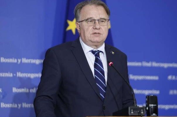 Nikšić opet izbjegao Parlament: Sastanak u ambasadi izazvao bijes zastupnika