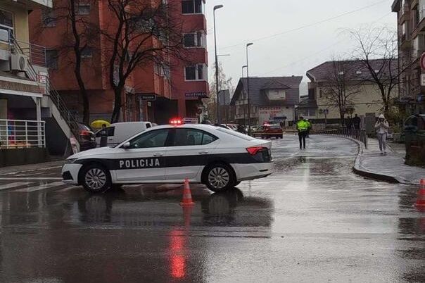 U vozilu u centru Srebrenika pronađen mrtav policajac