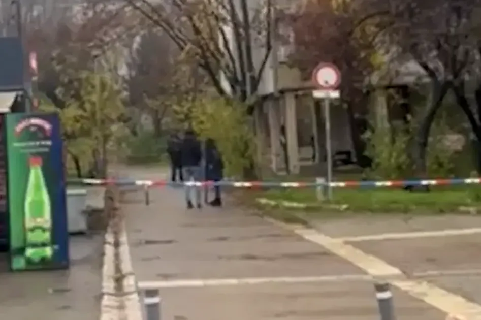 Iza trafike pronađeno tijelo mladića (25): “Čula sam nekoliko pucnjeva i zatvorila se u kiosk”