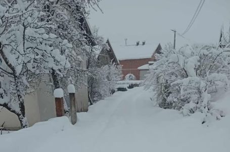 Bh. općina u mraku: Sela odsječena od svijeta, nema struje ni telekomunikacija