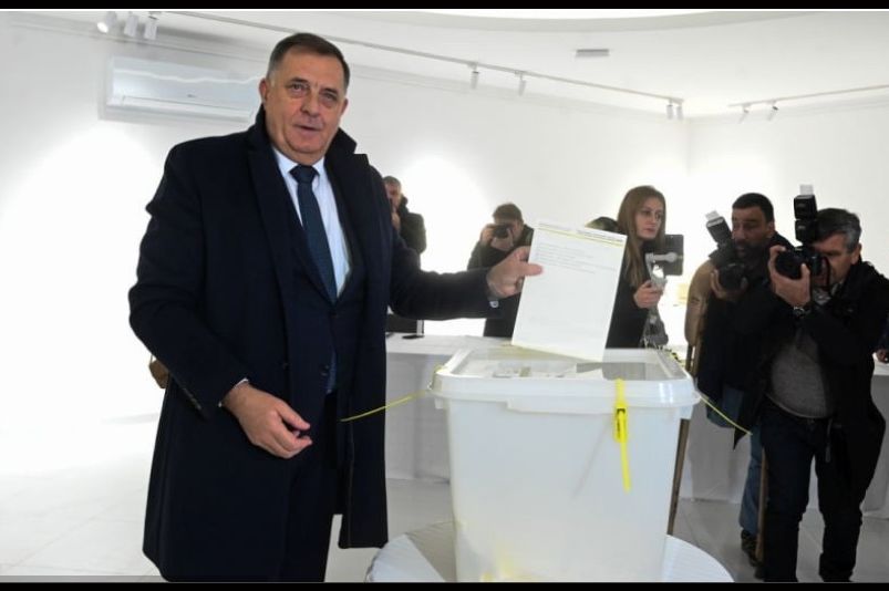 Dodik glasao u Laktašima, pa poručio: "RS je iznad svega, narod neće odustati od svog načina života"
