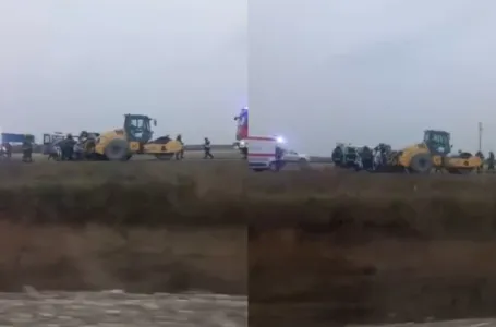 Teška nesreća u Srbiji: Četiri osobe poginule kada je kombi udario u parkirani valjak