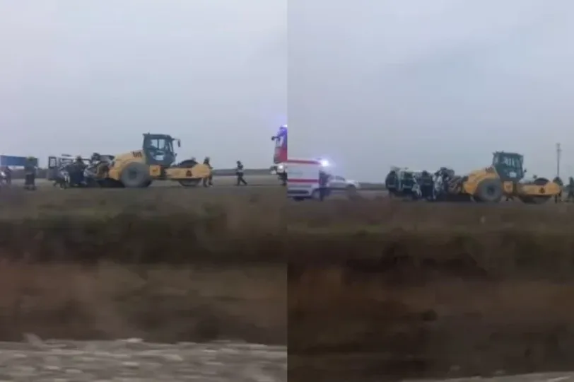 Teška nesreća u Srbiji: Četiri osobe poginule kada je kombi udario u parkirani valjak