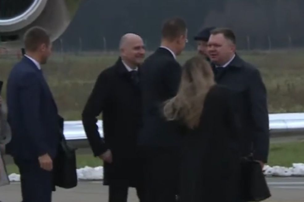 Uprkos Helezovim zabranama Sijarto sletio u Banjaluku