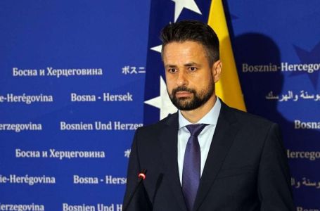 Objavljeno ko će u BiH uz novembarsku platu dobiti 1.000 KM