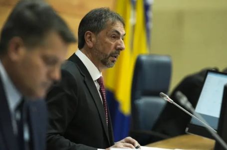 Trojka s SNSD-om spasila Marinka Čavaru od smjene: Stižu burne reakcije sa svih strana