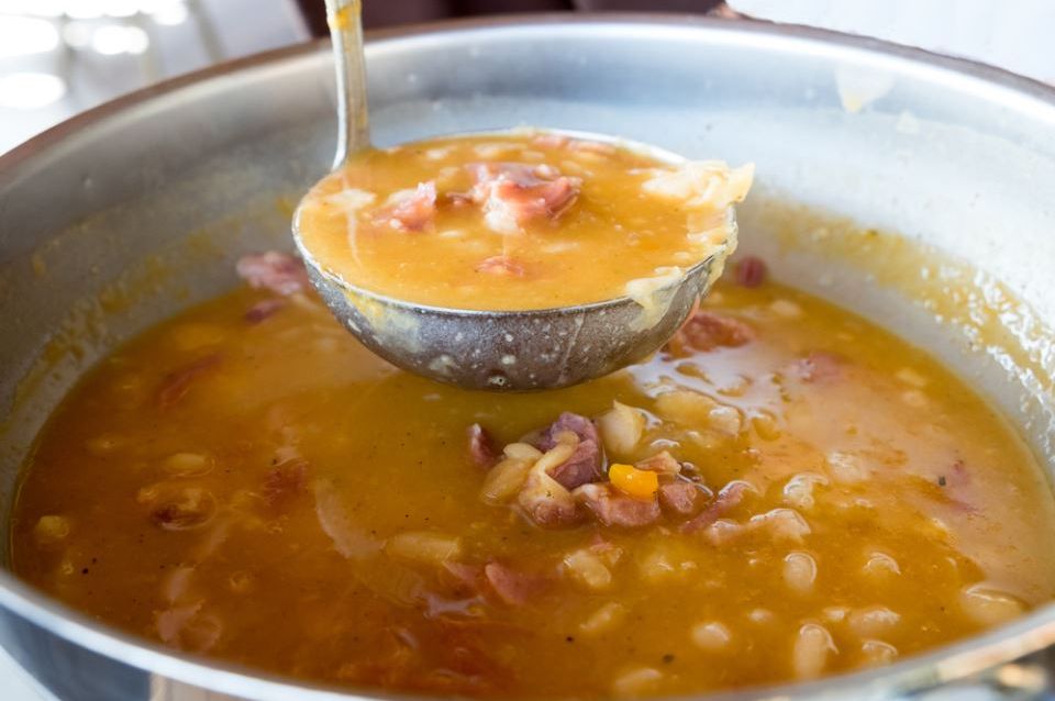 Originalni recept za vojnički grah iz JNA: Tajna je u jednom sastojku koji mijenja sve