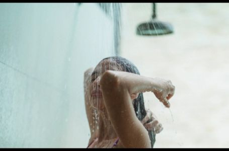 Šokantna istina o mokrenju pod tušem! Pravi razlog zašto to nikada ne bi trebalo da radite