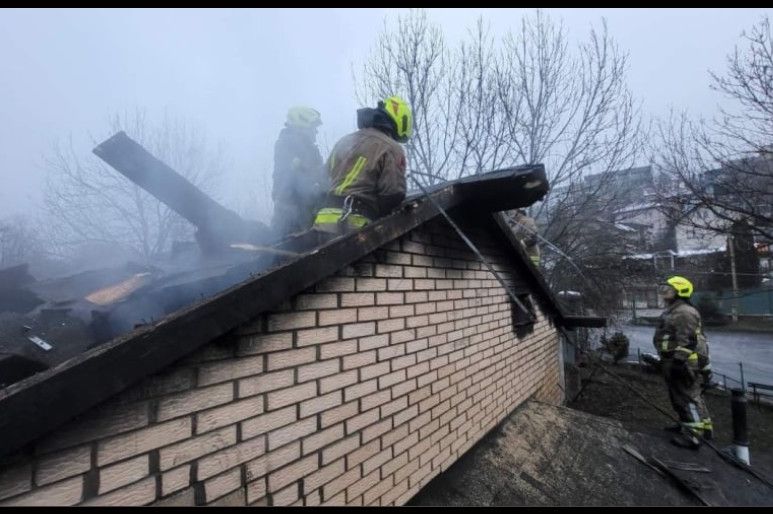Požar u Pionirskoj dolini: Vatrogasci uspješno ugasili vatru i spasili životinje