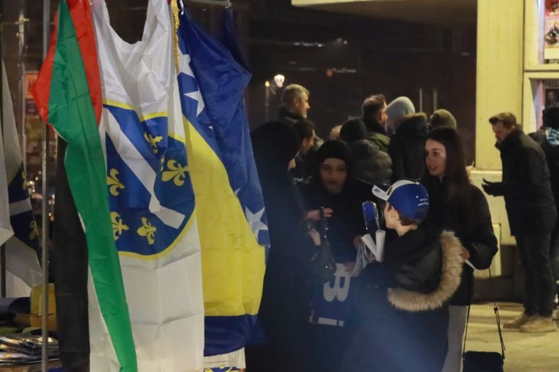Ogromni redovi pred Skenderijom – BiH i Srbija dočekaju ispunjena dvorana