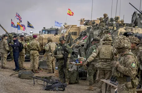 Vrhovni admiral NATO-a: Razmatramo agresivniji pristup prema Moskvi