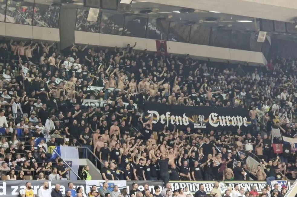 Hutentoti u Skenderiji: S onakvim navijanjem ne pripadate Sarajevu, a ni košarci