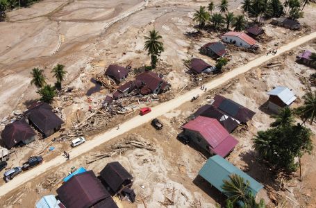 Broj mrtvih u poplavama na Sumatri premašio 600