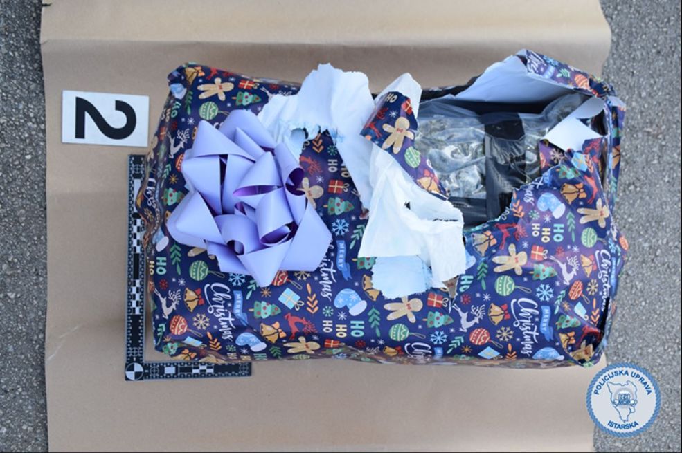 Pogledajte kakav 'božićni' poklon je Slovenac vozio u autu: Hrvatskoj policiji je čudno zamirisalo..