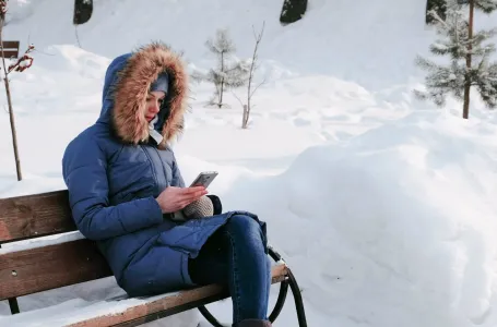 Evo zašto vam se mobitel brzo prazni kada je vani minus: Ovu grešku skoro svi radimo