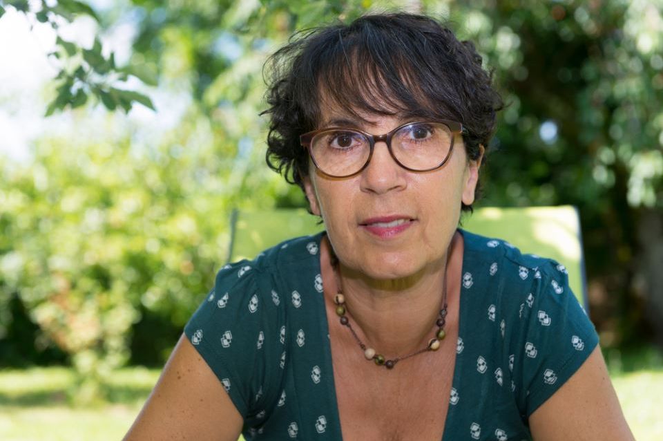 Kako po položaju tijela prepoznati nesigurnu ženu? Najviše je odaju ramena i ruke