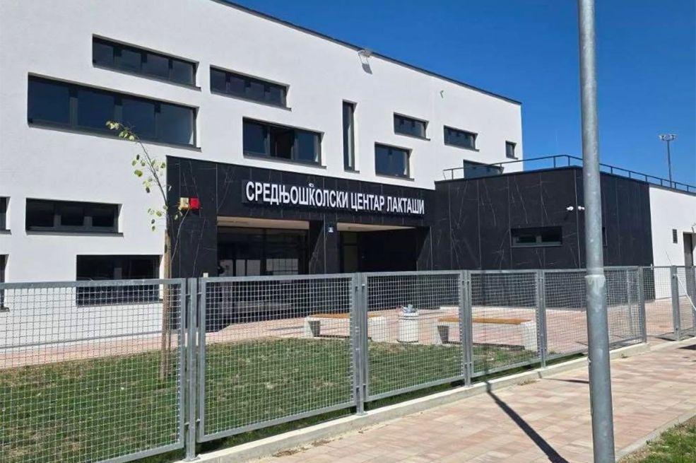 Oglasila se škola u Laktašima u kojoj je radio uhapšeni profesor